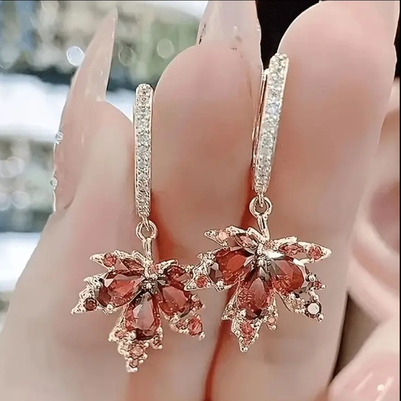 🆕 Maple Leaf Drop Earrings fall - Picture 7 of 7